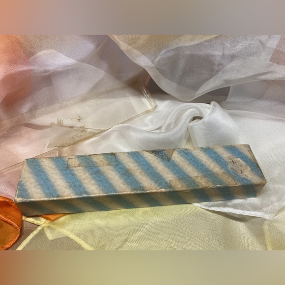 VINTAGE SWEATER-GUARD IN ORIGINAL BOX - UNSIGNED - Picture 12 of 14